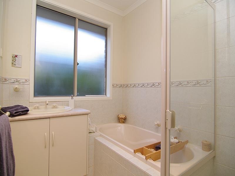 6 Parham Road, Eden Hills SA 5050