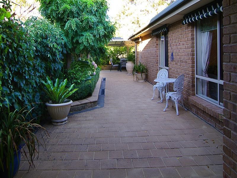 6 Parham Road, Eden Hills SA 5050