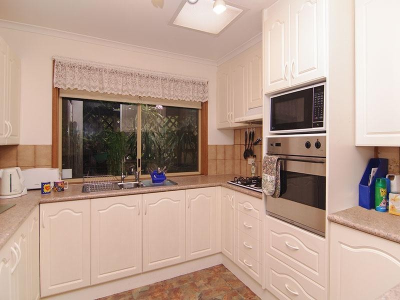 4 Domain Street, Moana SA 5169