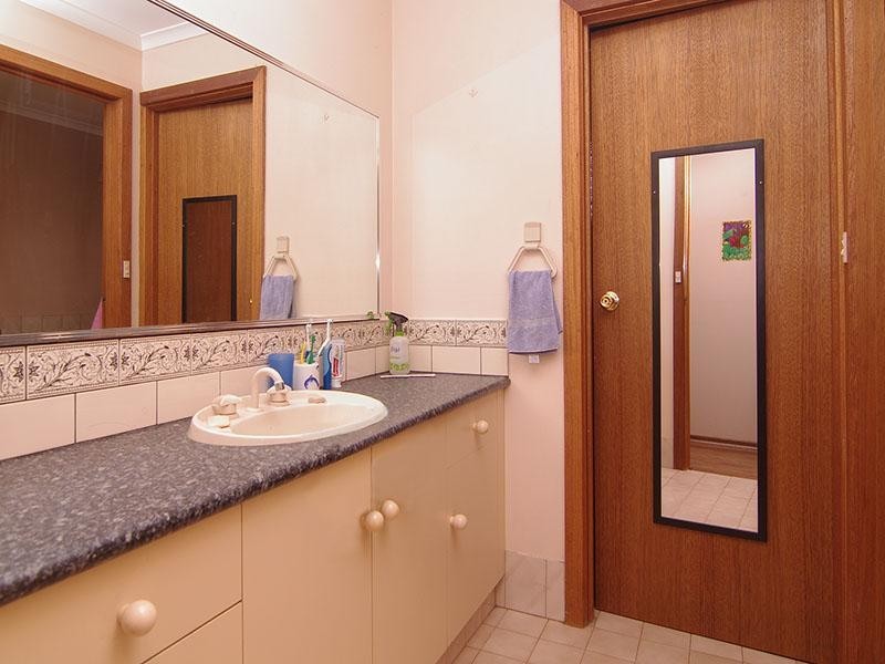 4 Domain Street, Moana SA 5169