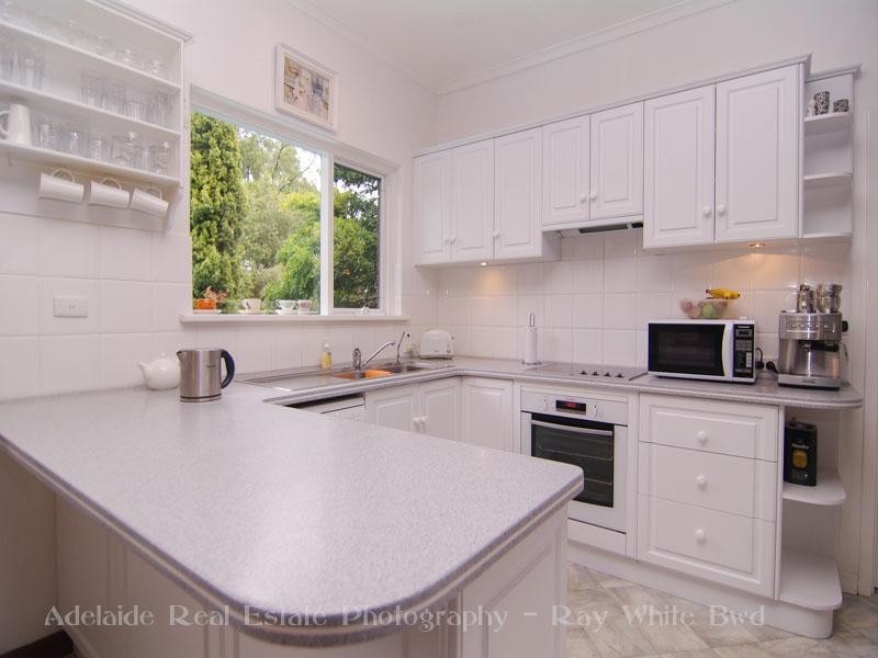 16 Deneland Drive, Hawthorndene SA 5051