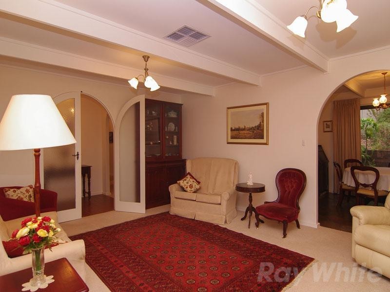 3 Sandow Crescent, Coromandel Valley SA 5051