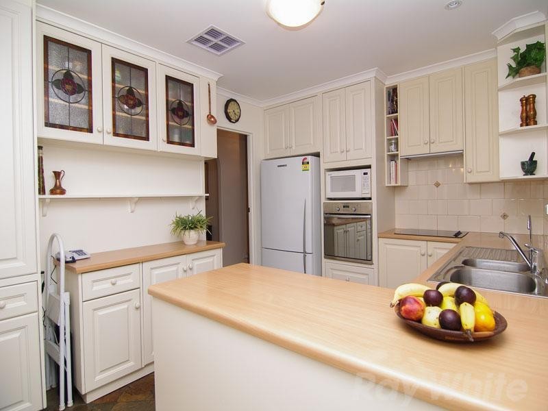 3 Sandow Crescent, Coromandel Valley SA 5051