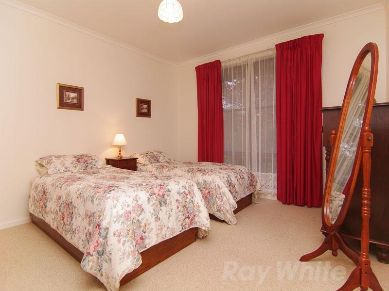 3 Sandow Crescent, Coromandel Valley SA 5051