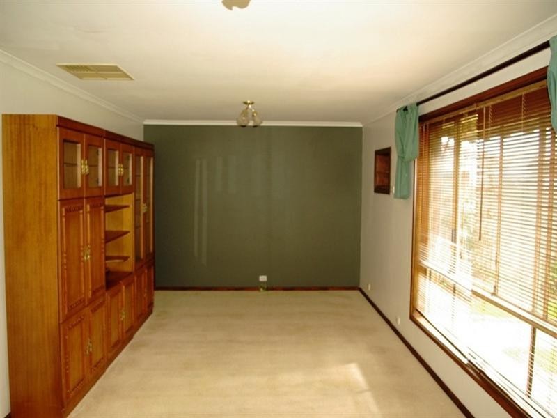 11 Simon Court, Aberfoyle Park SA 5159