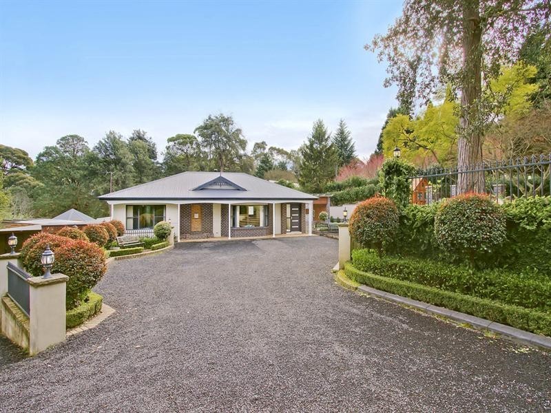 105 Warks Hill Road, Kurrajong Heights NSW 2758