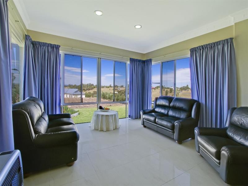 10 Uralla Road, Kurrajong NSW 2758