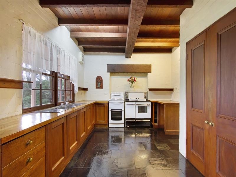 42 Cabbage Tree Road, Grose Vale NSW 2753