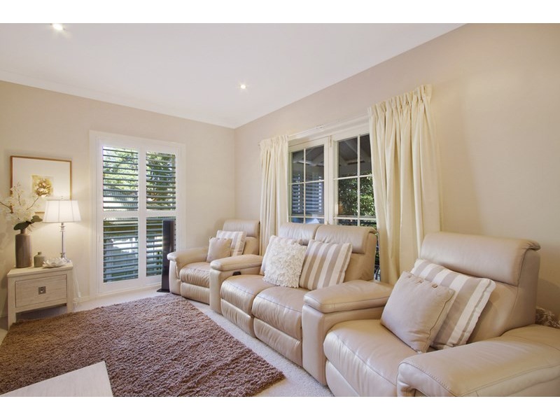 33 Burralow Road, Kurrajong Heights NSW 2758