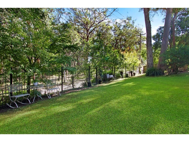 33 Burralow Road, Kurrajong Heights NSW 2758