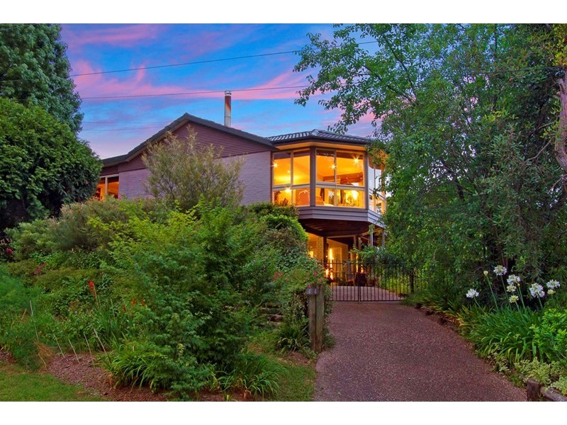 4 Warks Hill Road, Kurrajong Heights NSW 2758