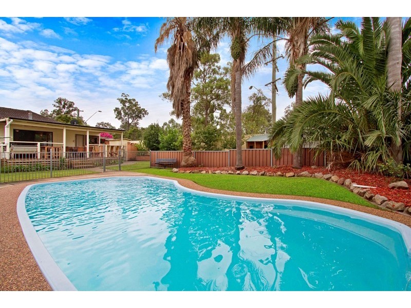 1 Warrina Place, Londonderry NSW 2753