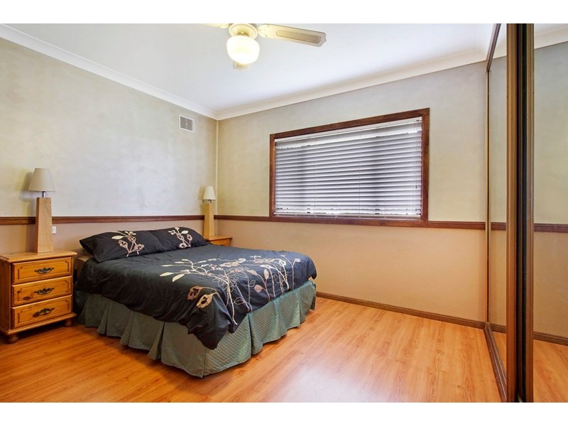 1 Warrina Place, Londonderry NSW 2753