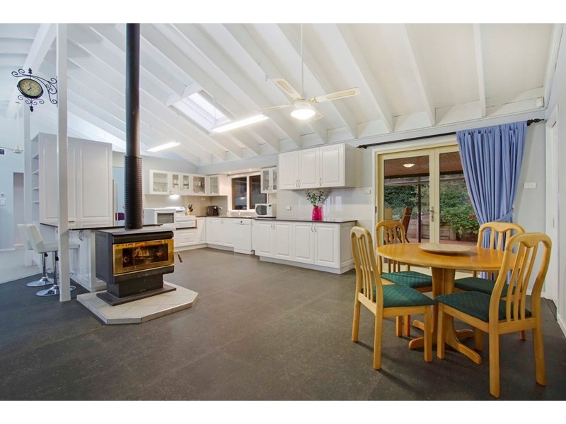 13 Pecks Road, Kurrajong Heights NSW 2758