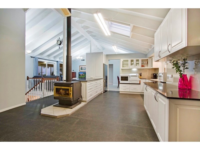 13 Pecks Road, Kurrajong Heights NSW 2758