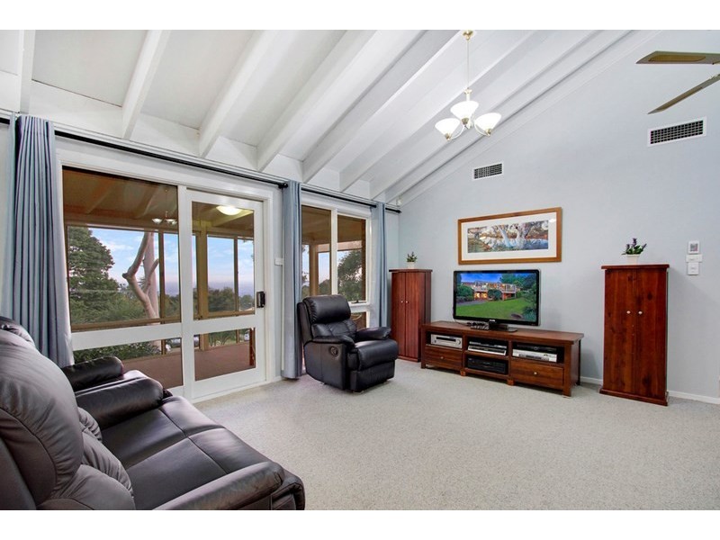 13 Pecks Road, Kurrajong Heights NSW 2758