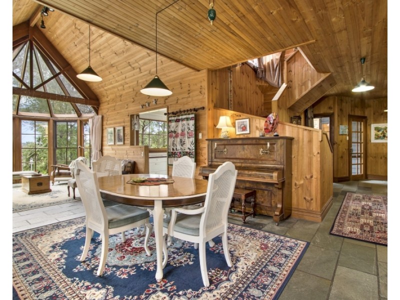 137 Mountain View Close, Kurrajong Hills NSW 2758