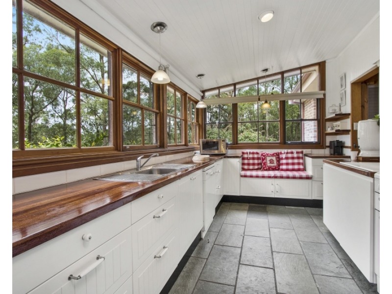 137 Mountain View Close, Kurrajong Hills NSW 2758