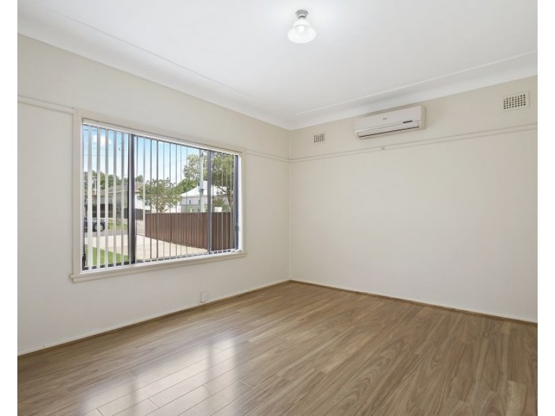 11 Penrose Crescent, South Penrith NSW 2750