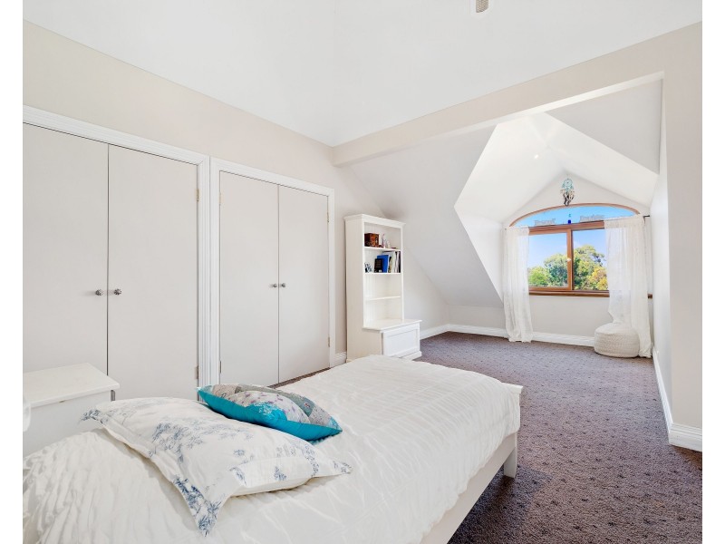 253 Blaxlands Ridge Road, Kurrajong NSW 2758