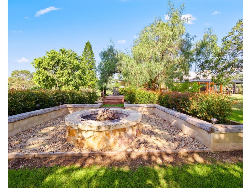 253 Blaxlands Ridge Road, Kurrajong NSW 2758