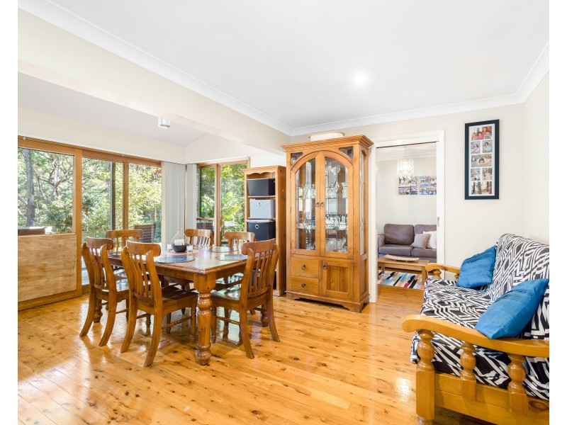 15 Stanley Avenue, Kurrajong Heights NSW 2758