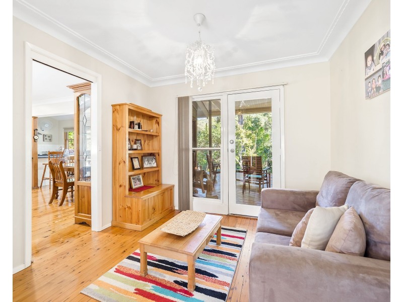 15 Stanley Avenue, Kurrajong Heights NSW 2758