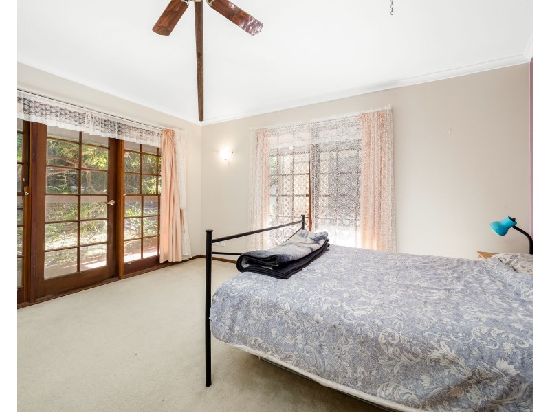 8 Crag Crescent, Bowen Mountain NSW 2753