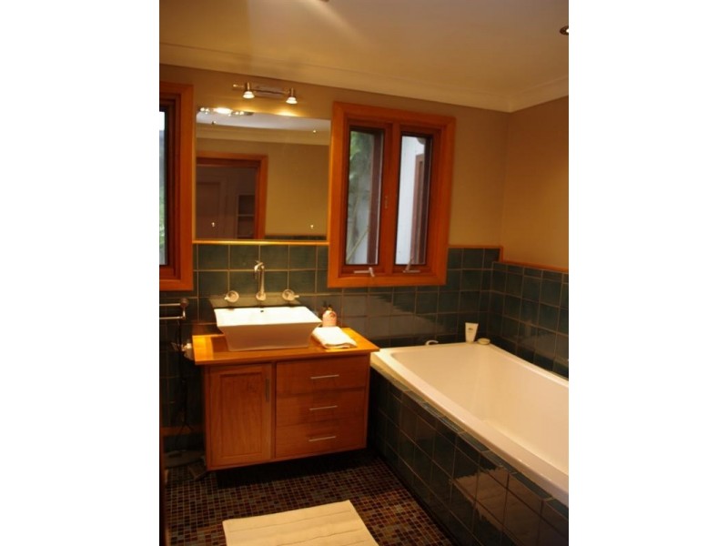 304 Lt Bowen Drive, Bowen Mountain NSW 2753