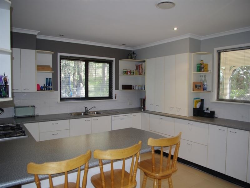 385 Lt Bowen Drive, Bowen Mountain NSW 2753