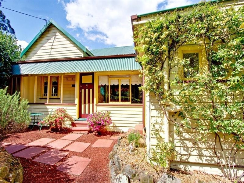 88 Warks Hill Road, Kurrajong Heights NSW 2758