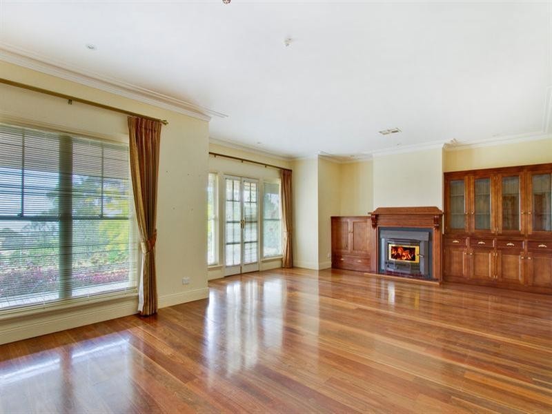 19 Pamela Crescent, Bowen Mountain NSW 2753