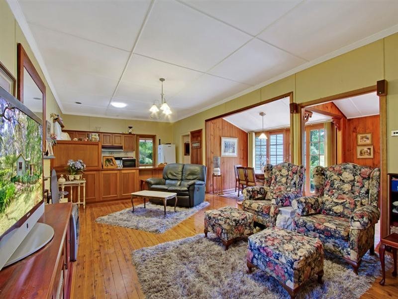 2 Glenara Road, Kurrajong Heights NSW 2758