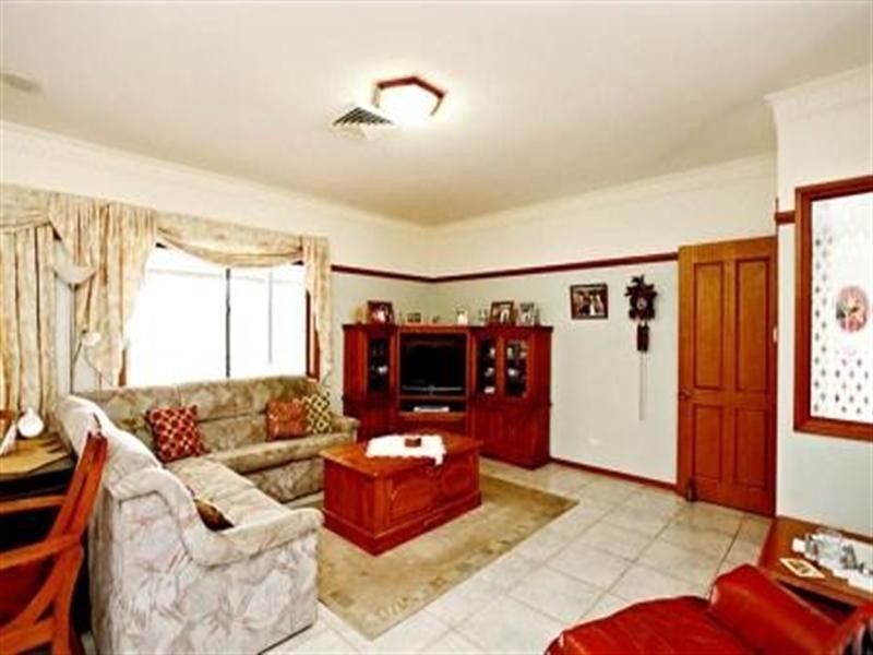 14 Turpentine Grove, Kurrajong NSW 2758