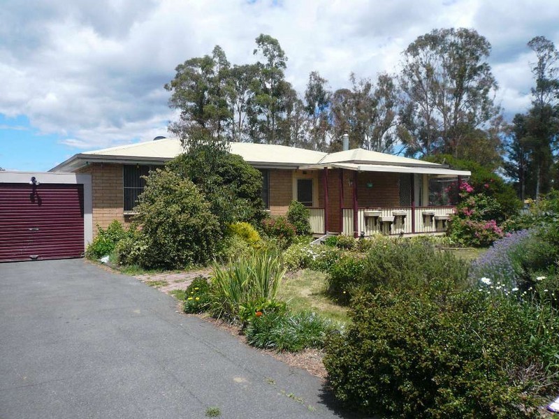 10 Hazelwood Parade, Ravenswood TAS 7250