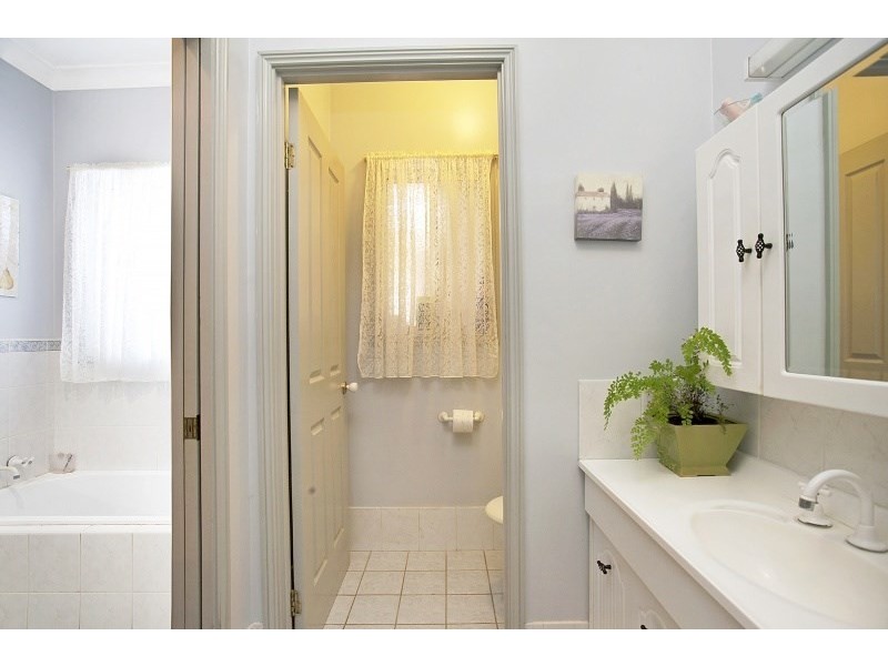 28 Canterbury Drive, Raworth NSW 2321