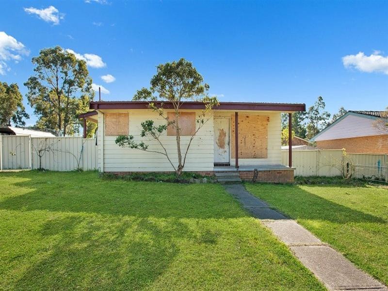 15 Willow Drive, Metford NSW 2323