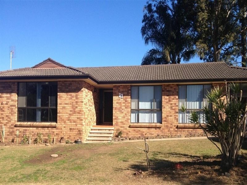 37 Galway Crescent, Metford NSW 2323