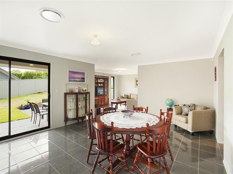 15 Pinnacle Close, Bolwarra Heights NSW 2320