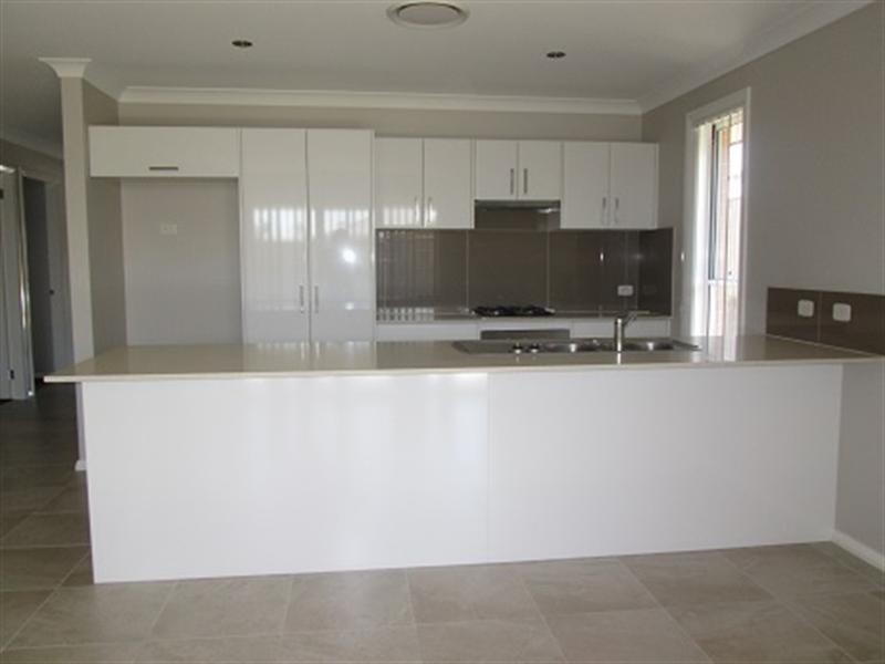 9 Oleria Way, Aberglasslyn NSW 2320