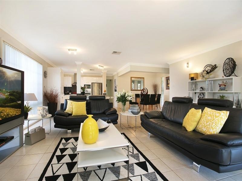 99 Canterbury Drive, Raworth NSW 2321