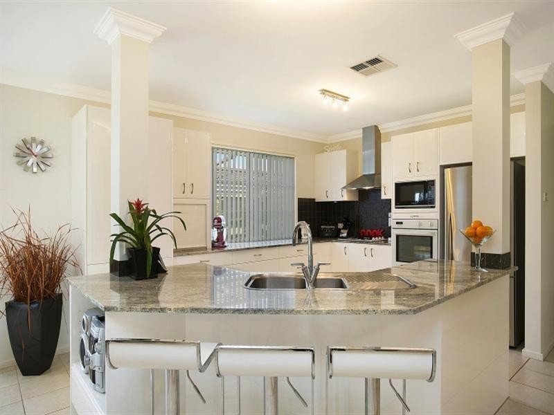 99 Canterbury Drive, Raworth NSW 2321