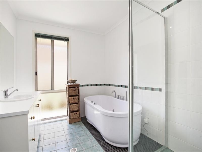 11 Alyce Close, Bolwarra Heights NSW 2320