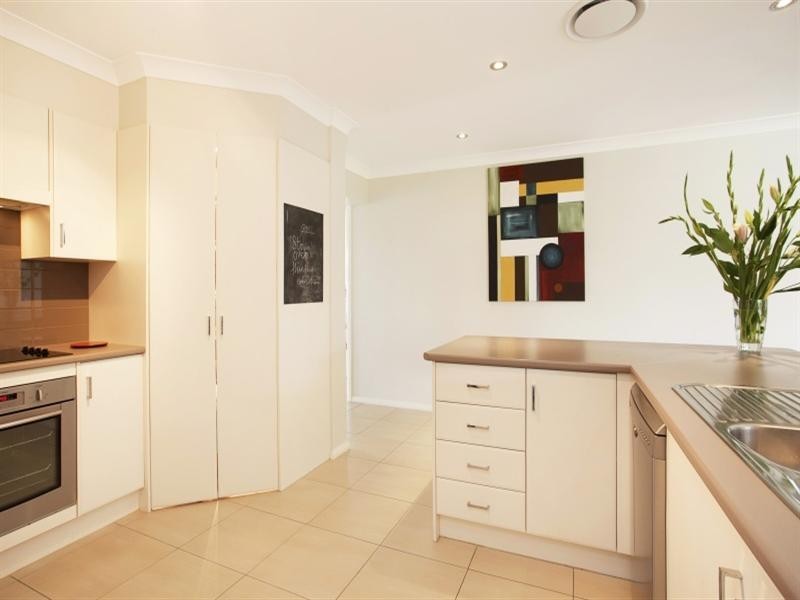 38 Canterbury Drive, Raworth NSW 2321