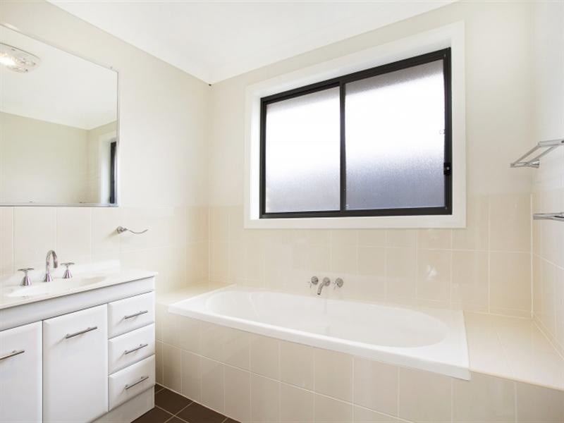 38 Canterbury Drive, Raworth NSW 2321