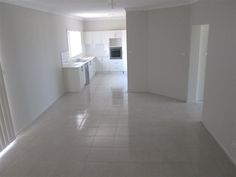 2 Andrew Court, Rutherford NSW 2320