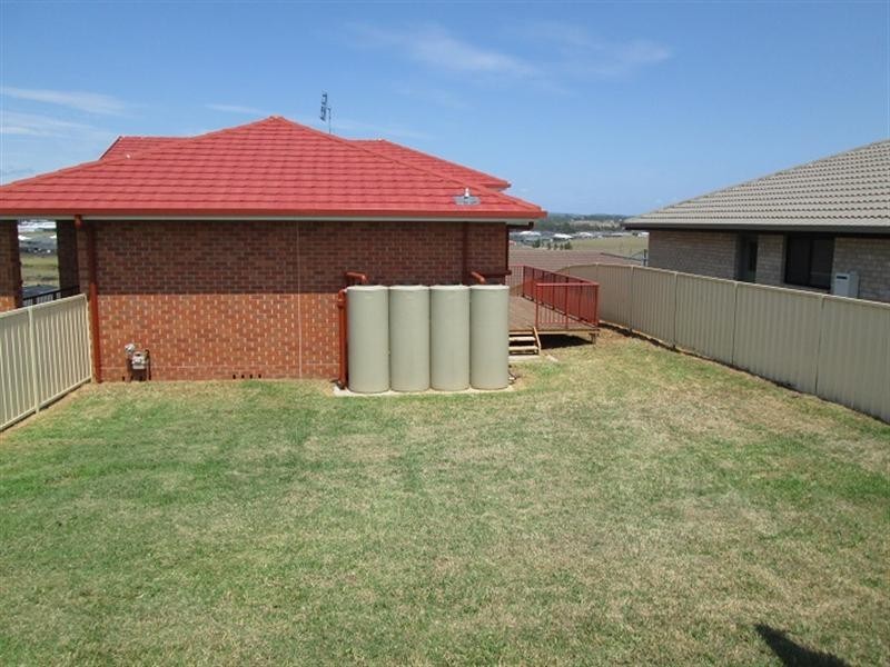 2 Andrew Court, Rutherford NSW 2320
