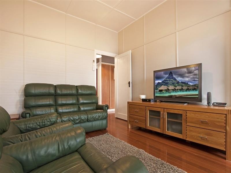 30 Collinson Street, Tenambit NSW 2323