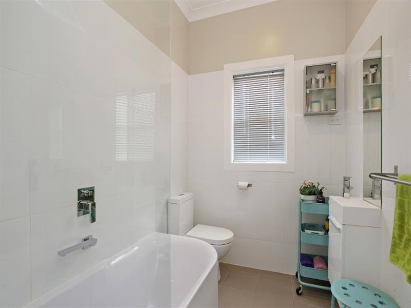 30 Collinson Street, Tenambit NSW 2323