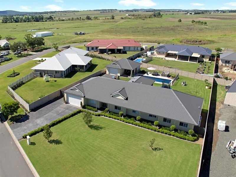 17 Arran Circuit, Largs NSW 2320